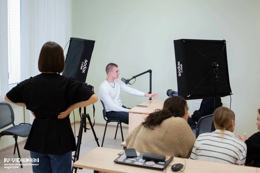 Podkastery IA «Pobeda26» proveli master-klass dlya studentov Vysshej shkoly kreativnyh industrij SKFU (2).jpg