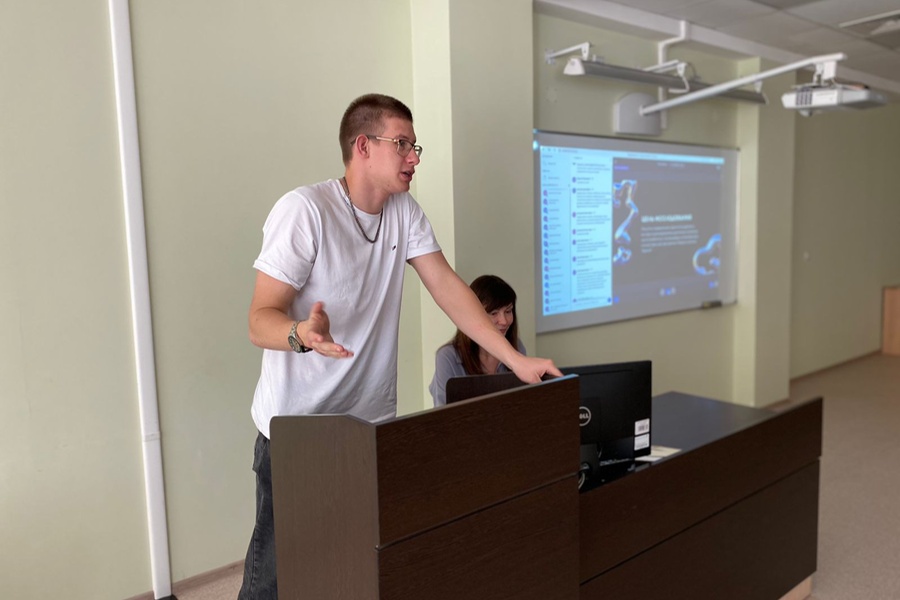 Studenty i prepodavateli kafedry reklamy i svyazej s obshchestvennost'yu proanalizirovali perspektivy mediaindustrii v ramkah konferencii «Universitetskaya nauka – regionu» (3).jpg