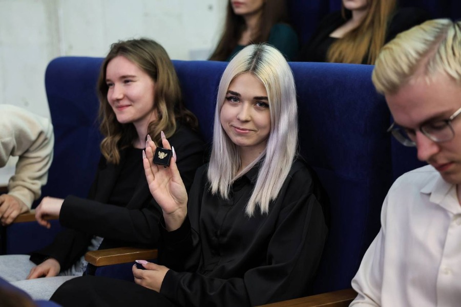 m_Studenty Vysshej shkoly kreativnyh industrij poluchili nagradu ot Minobrnauki Rossii (4).jpg