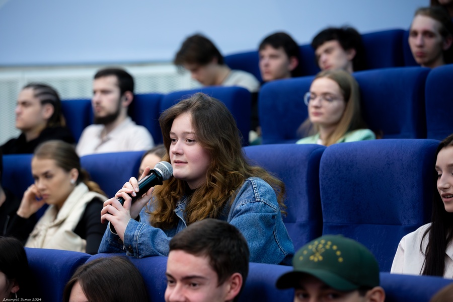 Studenty VSHKI poznakomilis' s chempionatom kompetencij «ArtMasters» 1.JPG